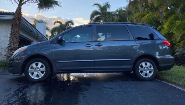 2007 Toyota Sienna LE - cars & trucks - by owner - vehicle... for sale in Palmetto Bay, FL – photo 2