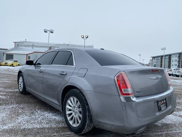 2014 Chrysler 300 4dr Sdn RWD - - by dealer - vehicle for sale in Portage, WI – photo 4