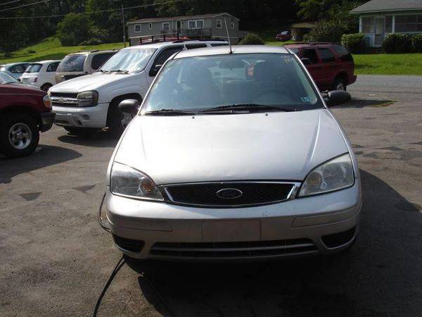 2006 Ford Focus ZX5 SE 4dr Hatchback CASH DEALS ON ALL CARS OR BYO... for sale in Lake Ariel, PA – photo 2