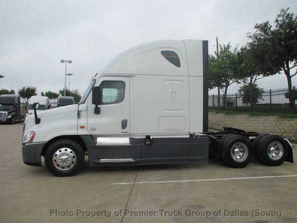 2014 *Freightliner* *Cascadia Evolution* White for sale in Dallas, TX – photo 3