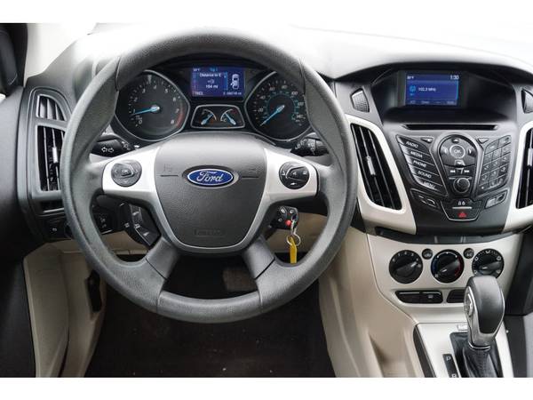 2014 Ford Focus SE - cars & trucks - by dealer - vehicle automotive... for sale in Okmulgee, OK – photo 3