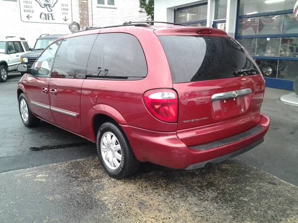 2006 Chrysler Town and Country Touring -- Rear Entertainment! - cars... for sale in Bausman, PA – photo 7