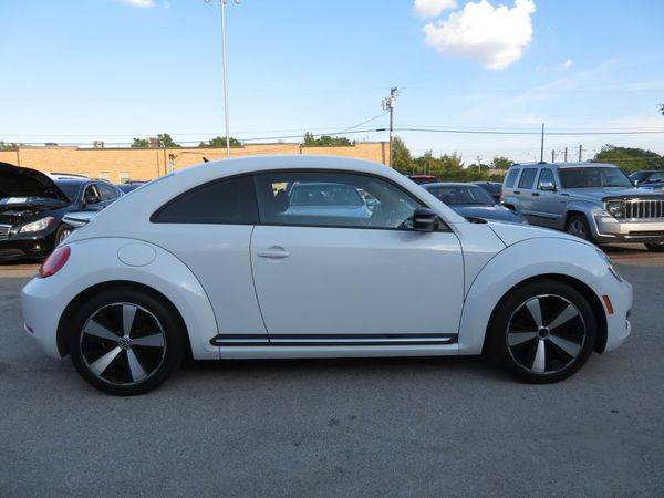 2012 VOLKSWAGEN BEETLE TURBO WHITE -EASY FINANCING AVAILABLE for sale in Richardson, TX – photo 4