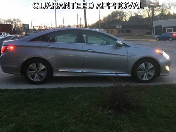 2013 Hyundai Sonata Hybrid 4dr Sdn WE GUARANTEE CREDIT APPROVAL!... for sale in Des Moines, IA – photo 7