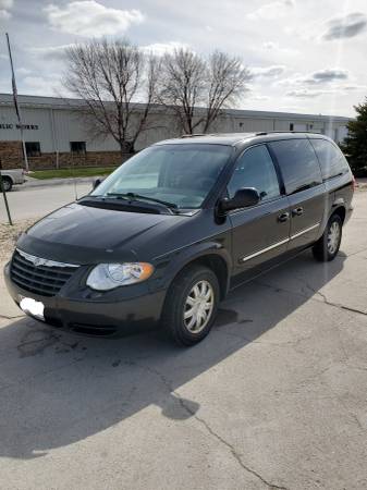 2006 Chrysler Town and Country for sale in Alliance, NE – photo 12