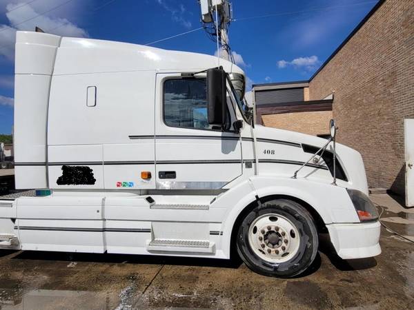 2008 Volvo Truck for Sale for sale in Melrose Park, IL – photo 3