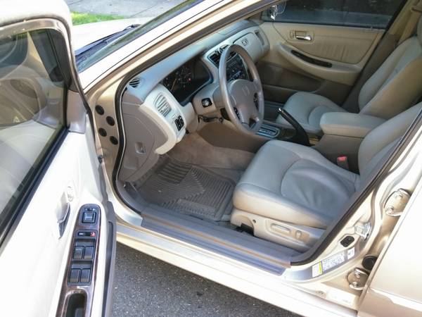 2002 Honda Accord LOW LOW MILES - cars & trucks - by owner - vehicle... for sale in Kirkland, WA – photo 5