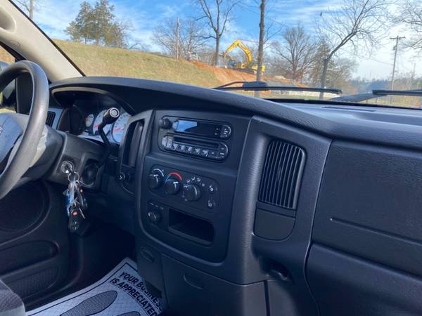 2005 Dodge Ram 1500 ONE OWNER! LIKE NEW! - cars & trucks - by dealer... for sale in Forsyth, MO – photo 21