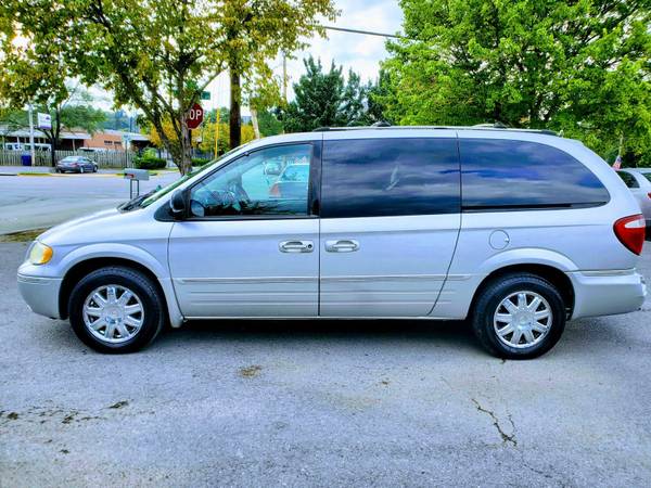 2005 Chrysler Town & Country Minivan, 1-Owner Low Mileage 98k Mint⭐... for sale in Winchester, VA – photo 3