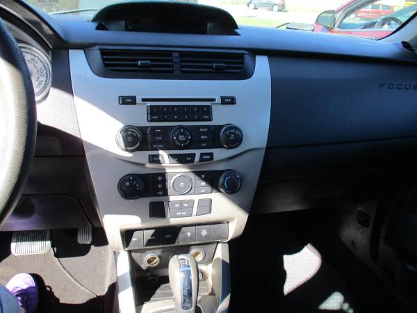 2010 FORD FOCUS - - by dealer - vehicle automotive sale for sale in Saint Joseph, MO – photo 5