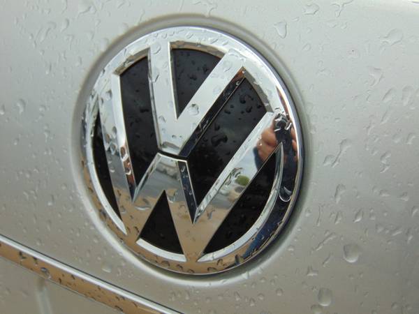 2017 Volkswagen VW Passat R-Line w/Comfort Pkg - cars & trucks - by... for sale in Goshen, IN – photo 23