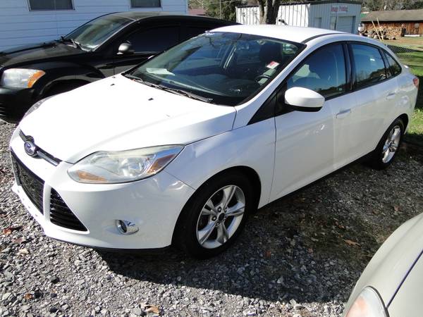 12 Ford Focus SE Low miles - cars & trucks - by dealer - vehicle... for sale in Maryville, TN – photo 2