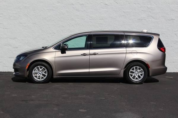 2018 Chrysler Pacifica Certified LX FWD Minivan, Passenger - cars &... for sale in Klamath Falls, OR – photo 3