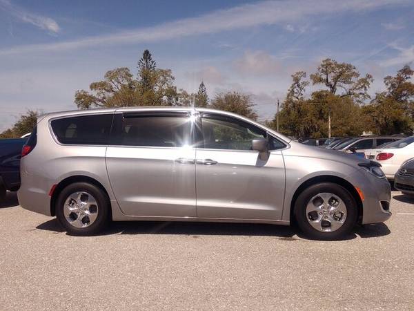 2019 Chrysler Pacifica Hybrid Touring Plus Extra MPGS! Low 13K for sale in Sarasota, FL – photo 3
