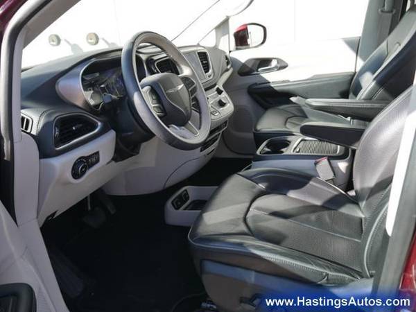 2017 Chrysler Pacifica Limited for sale in Hastings, MN – photo 6