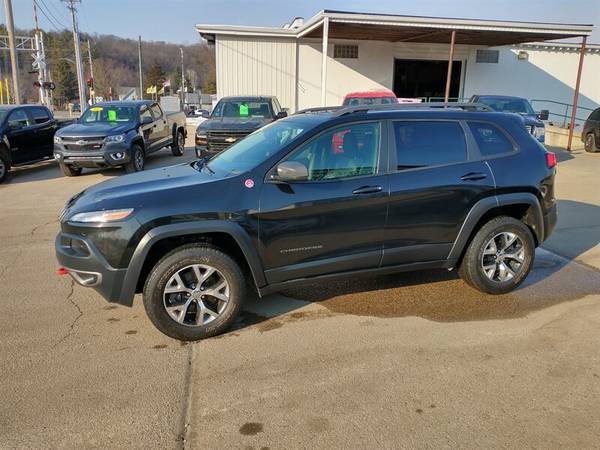 2016 Jeep Cherokee Trailhawk - - by dealer - vehicle for sale in Cross Plains, WI – photo 3