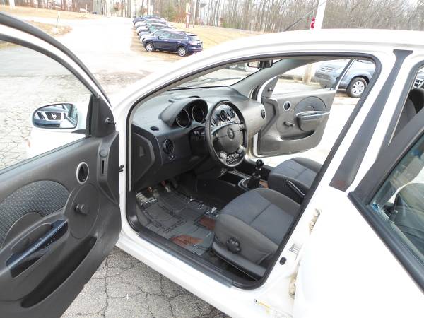 Chevrolet Aveo Gas Saving 5 Speed Manual 90K ***1 Year Warranty*** -... for sale in Hampstead, NH – photo 17