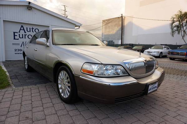 2003 Lincoln Town Car Signature - Low Miles, Immaculate Condition, Lea for sale in Naples, FL – photo 10