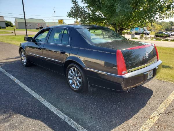 2008 Cadillac dts loaded leather seats sunroof for sale in Wooster, OH – photo 4