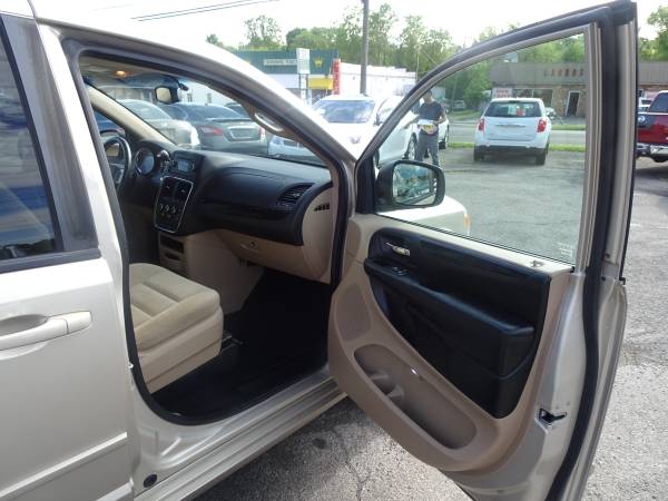 2016 Dodge GRAND CARAVAN SE Wow plus 90 Days Warranty - cars & for sale in Roanoke, VA – photo 11