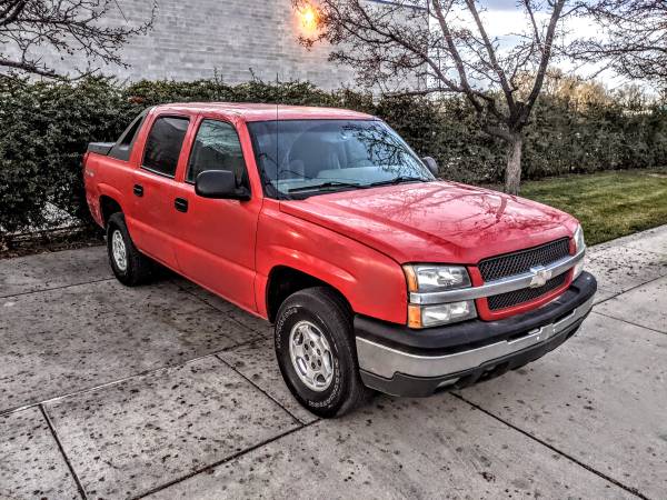 2003 Avalanche 4WD runs and DRIVES GREAT!!! - cars & trucks - by... for sale in Salt Lake City, UT – photo 3