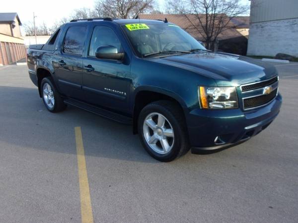 2007 Chevrolet Avalanche LT 1500 4dr Crew Cab 4WD SB - cars & trucks... for sale in Waukesha, WI – photo 4