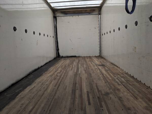 2006 Chevy W4500 18' Box Truck for sale in Milldale, CT – photo 6