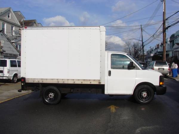 2011 GMC SAVANA 3500 CUTAWAY 12FT BOX TRUCK - - by for sale in Richmond Hill, NY – photo 4
