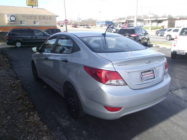 2012 Hyundai Accent GLS One Owner Clean CarFax Auto 37mpg Hwy - cars... for sale in Des Moines, IA – photo 5