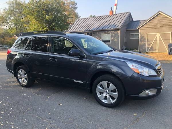 2012 Subaru Outback Limited 3.6L R AWD Wagon Leather Loaded 2 Owner... for sale in Bend, OR – photo 8