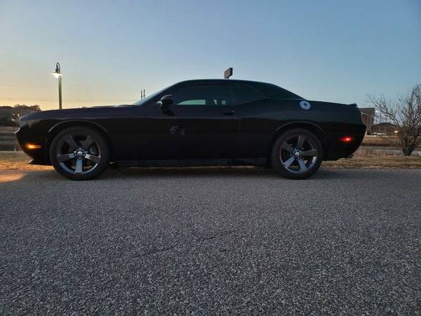 2014 Dodge Challenger - Financing Available! - cars & trucks - by... for sale in Fort Riley, KS – photo 5