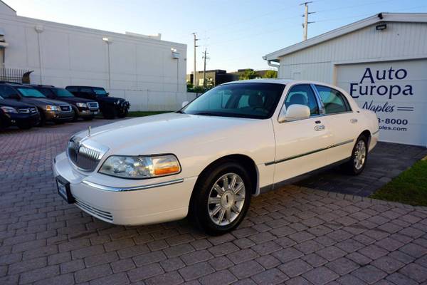 2006 Lincoln Town Car Signature Limited - Very Clean, Well Maintained, for sale in Naples, FL – photo 2