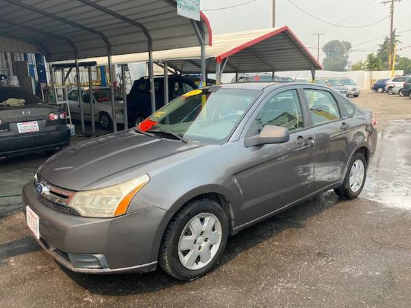 2010 FORD FOCUS, 4DR (GRAY) GAS SAVER!! - cars & trucks - by dealer... for sale in Modesto, CA – photo 2