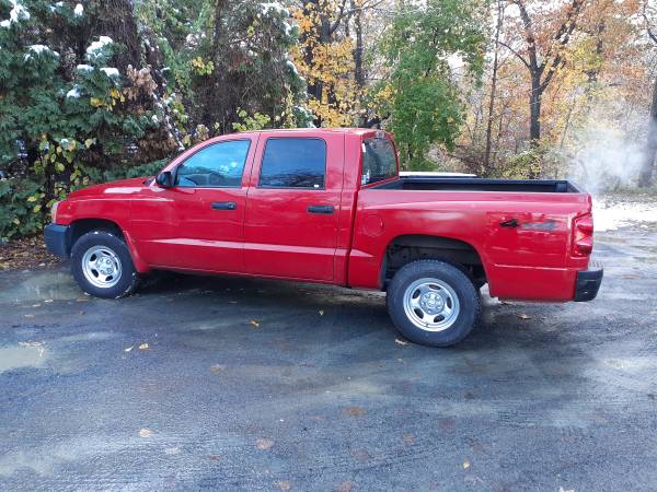 2005Dodge Dakota 4x4 (ONE OWNER!) - cars & trucks - by owner -... for sale in West Springfield, CT