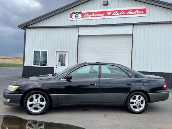 2000 Lexus ES 300 Base 4dr Sedan 1 Country Dealer-SEE us at for sale in Ponca, IA – photo 2
