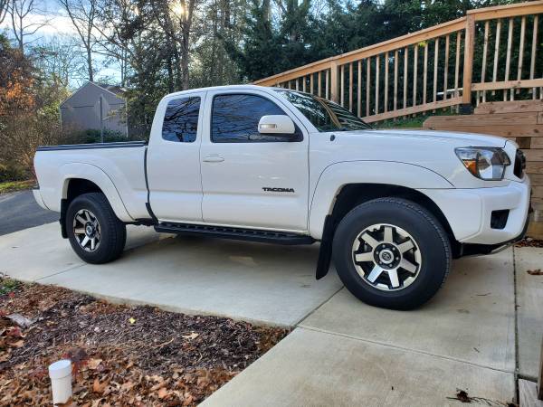 2015 Toyota Tacoma access cab with extras - cars & trucks - by owner... for sale in Annapolis, MD – photo 2