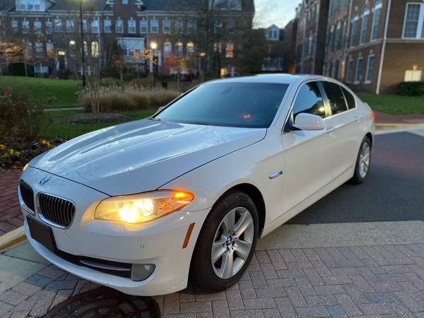 **New Body**2011 BMW 528I white on black navigation Garage kept * -... for sale in Fairfax, District Of Columbia – photo 9