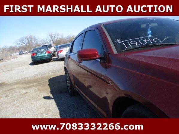 2014 Chrysler 200 Touring - Auction Pricing - - by for sale in Harvey, IL – photo 2
