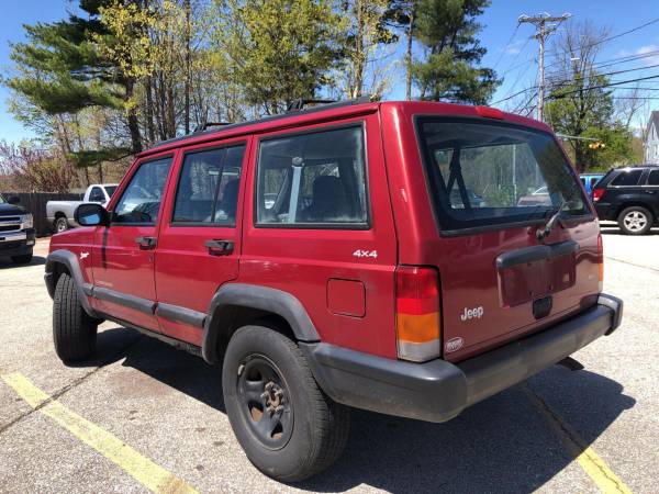 1998 Jeep Cherokee Classic 4dr 4WD SUV - - by dealer for sale in Derry, MA – photo 2