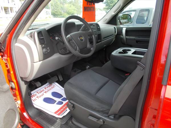 2011 Chevy Silverado LS 4x4 Crew Cab for sale in Hudson Falls, NY – photo 4