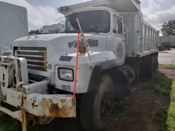 2001 *Mack* *RD 688 Dump Truck *** Certified Low for sale in Massapequa, PA