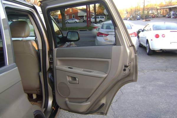 2006 Jeep Grand Cherokee Laredo, Clean Title, Runs Smooth - cars & for sale in Lynchburg, VA – photo 14