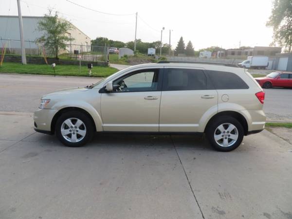 2011 Dodge Journey AWD 4dr Mainstreet...153,000 miles...$5,500... for sale in Waterloo, IA – photo 3