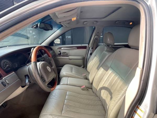 2003 Lincoln Town Car 4dr Sdn Signature - - by dealer for sale in TAMPA, FL – photo 9