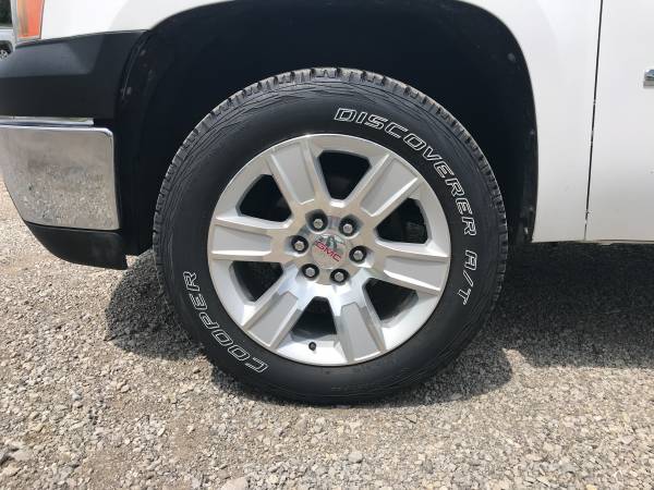 2011 GMC Sierra RWD 0 Accidents, NEW Tires! for sale in Finchville, KY – photo 4