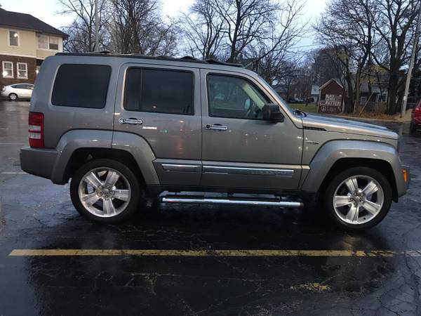 2012 JEEP LIBERTY - cars & trucks - by dealer - vehicle automotive... for sale in Kenosha, WI – photo 5