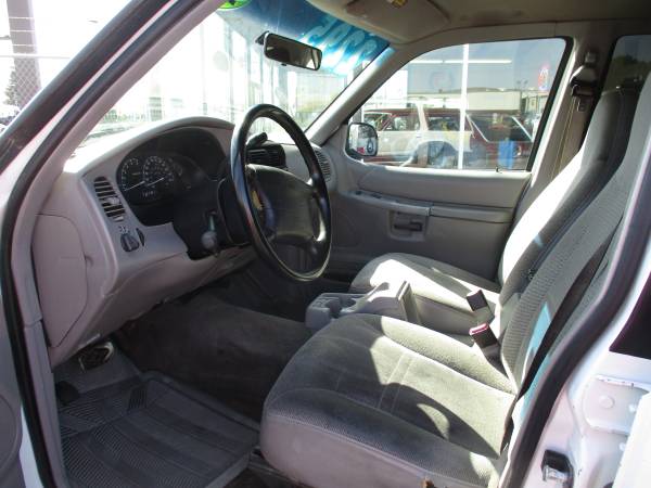 2000 FORD EXPLORER XLS - - by dealer - vehicle for sale in Longview, OR – photo 17