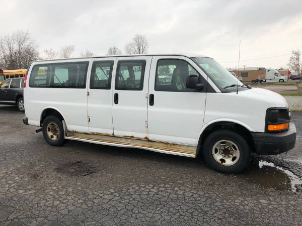 2007 Chevy Express 3500 passenger van - cars & trucks - by dealer -... for sale in Cleveland, OH – photo 12