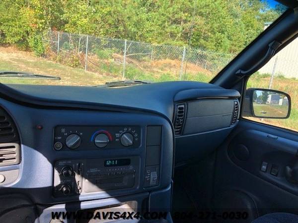 1997 Chevrolet Astro All Wheel Drive Fully Loaded Mini/Family Passenge for sale in Richmond , VA – photo 8
