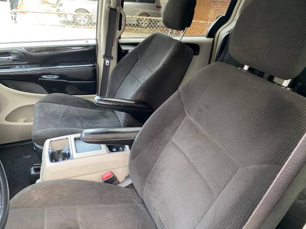 2013 Chrysler town & country - cars & trucks - by owner - vehicle... for sale in Rego Park, NY – photo 3